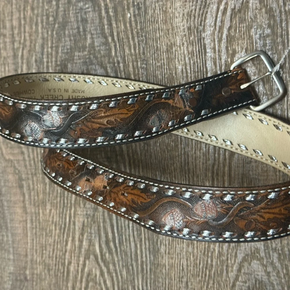 Brushy Creek M (36) NWT (partial) Cowhide vintage western Belt with Silver studs - Picture 5 of 14